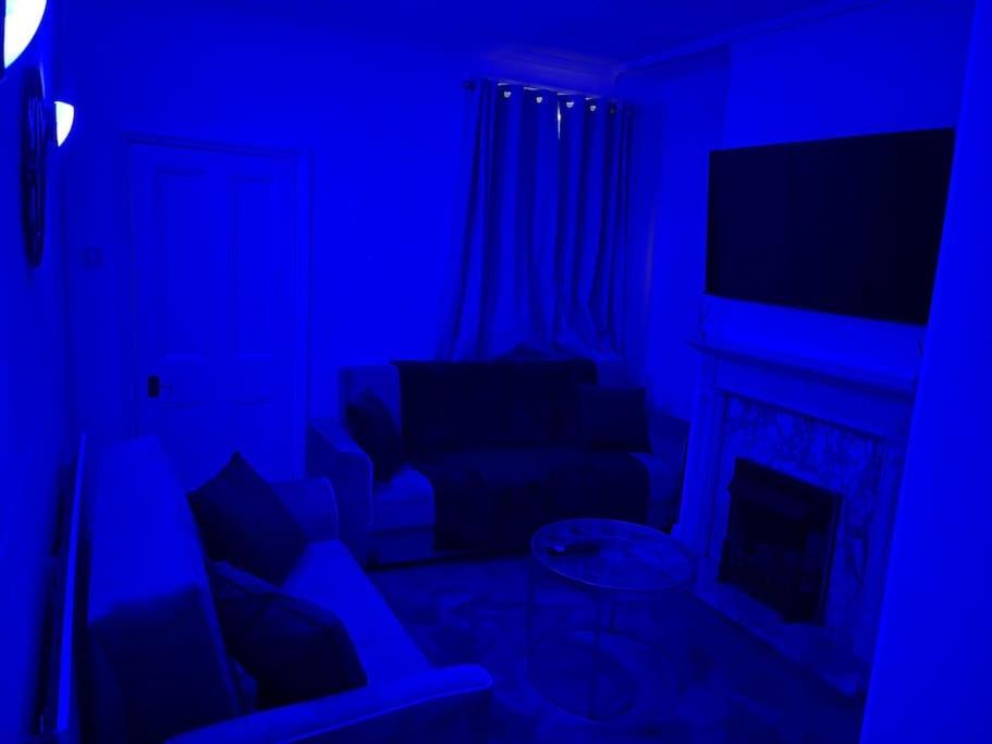3 Bedrooms Comfortable Home With Jacuzzi Hot Tub Sleeps 10 Leicester Eksteriør billede